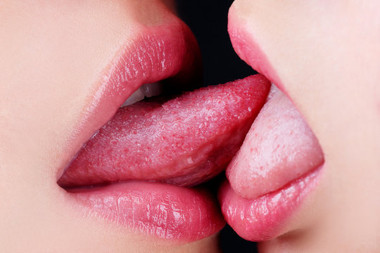 girls kissing with tounge