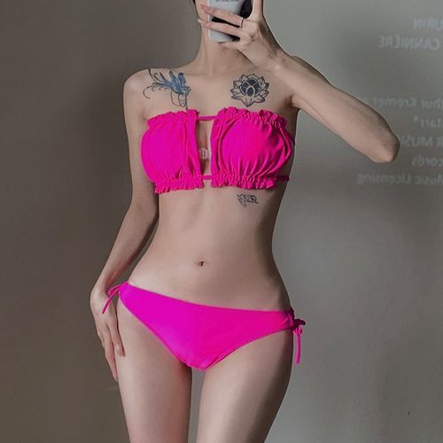 dedarian robinson add photo bikini nipple showing