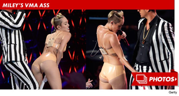 daryl sadaya recommends miley cyrus ass pictures pic
