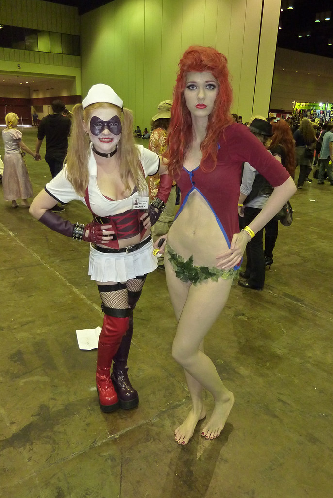 delsie leonor recommends harley and ivy cosplay pic