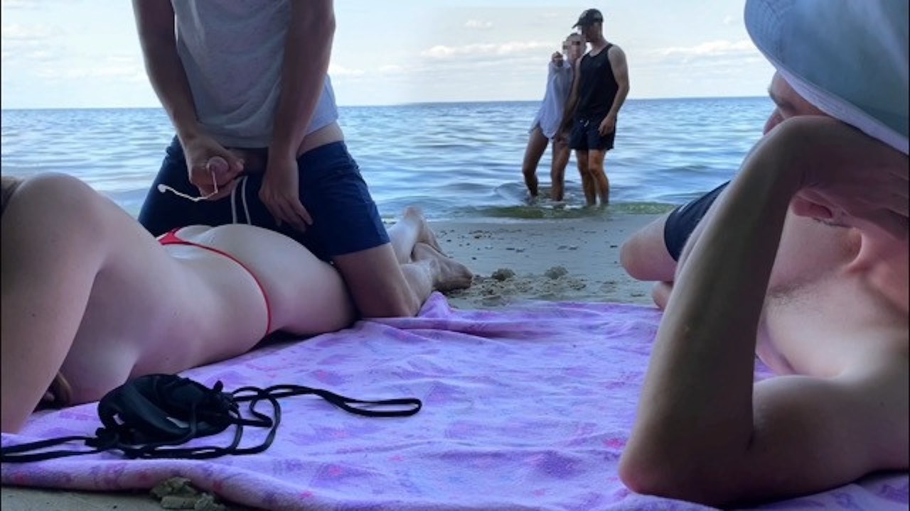 andrea beatriz recommends Beach Fun On Porn Hub