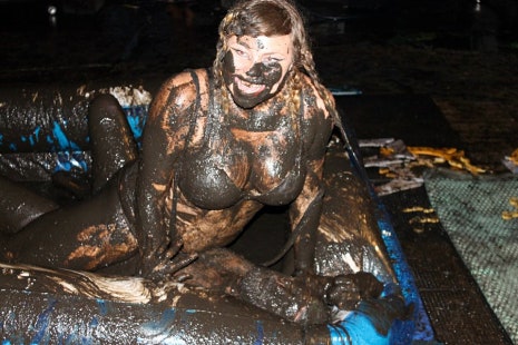 ashkan amini recommends black girls oil wrestling pic