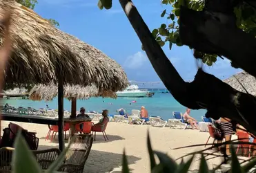 dorcas otieno recommends Curacao Nude Beaches