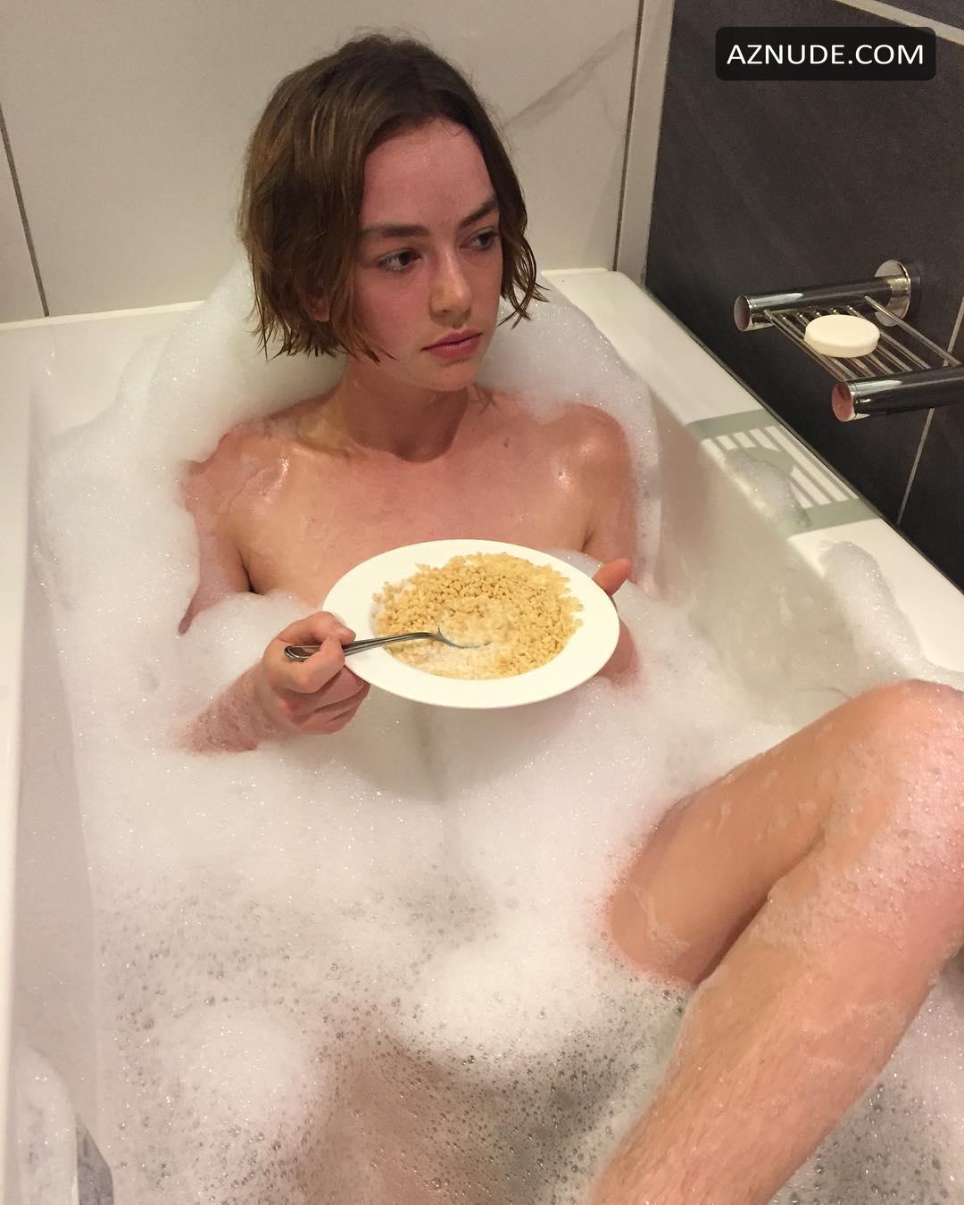 anupam rakshit recommends Brigette Lundy Paine Nude