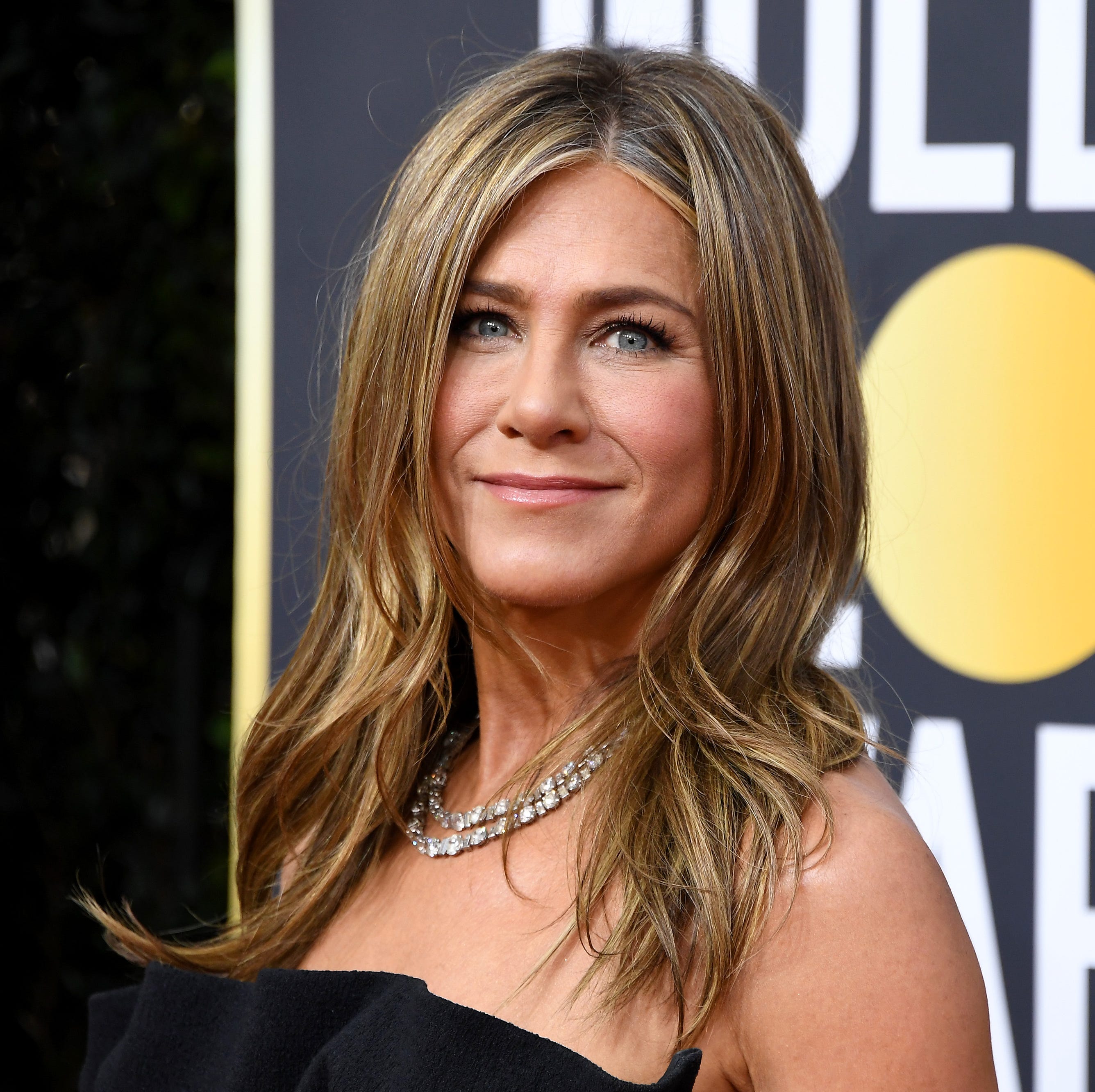 dino mayer recommends jennifer aniston flip flops pic