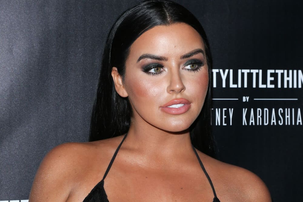 crystal whittaker add photo abigail ratchford measurements