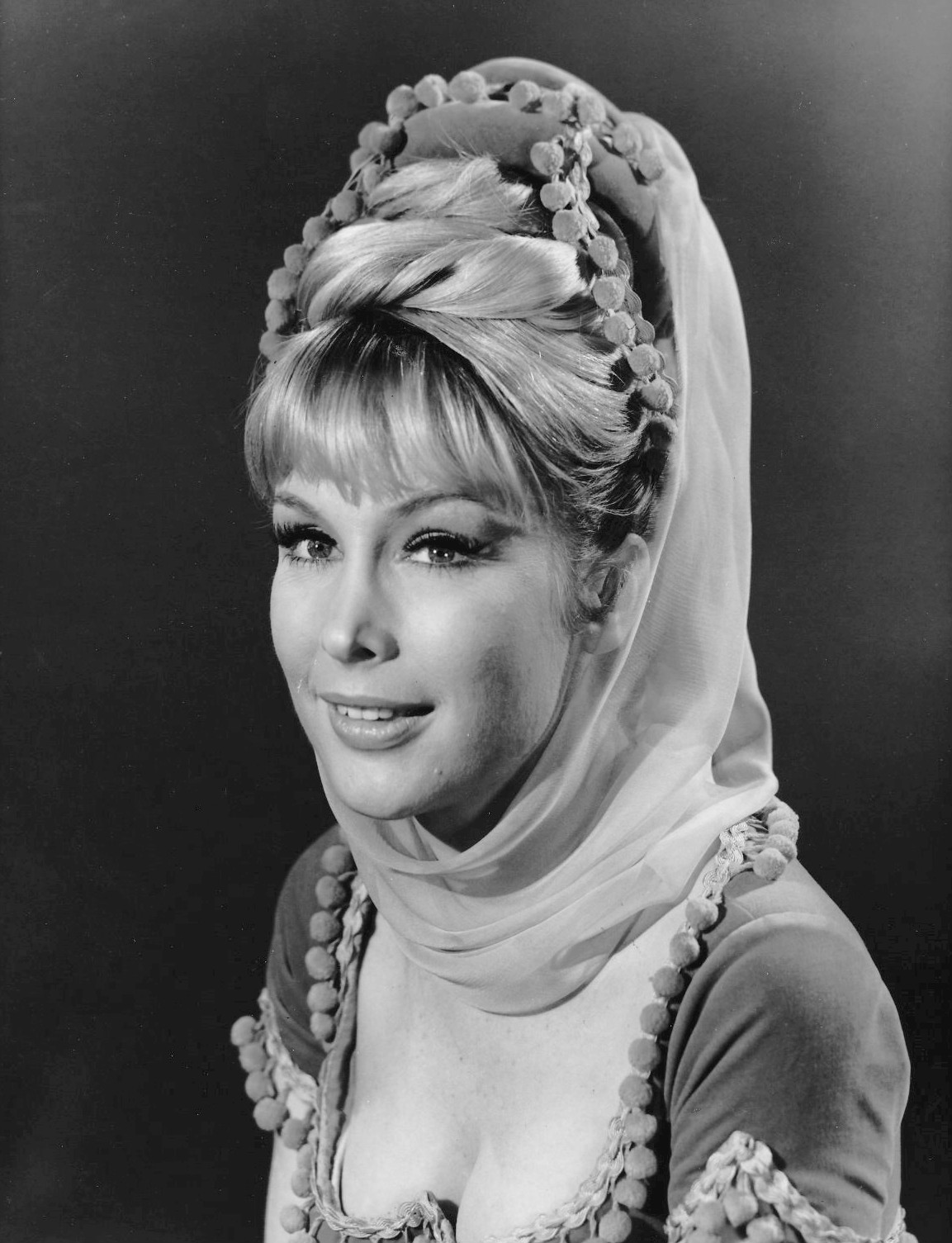 amani hamdan share barbara eden mr skin photos