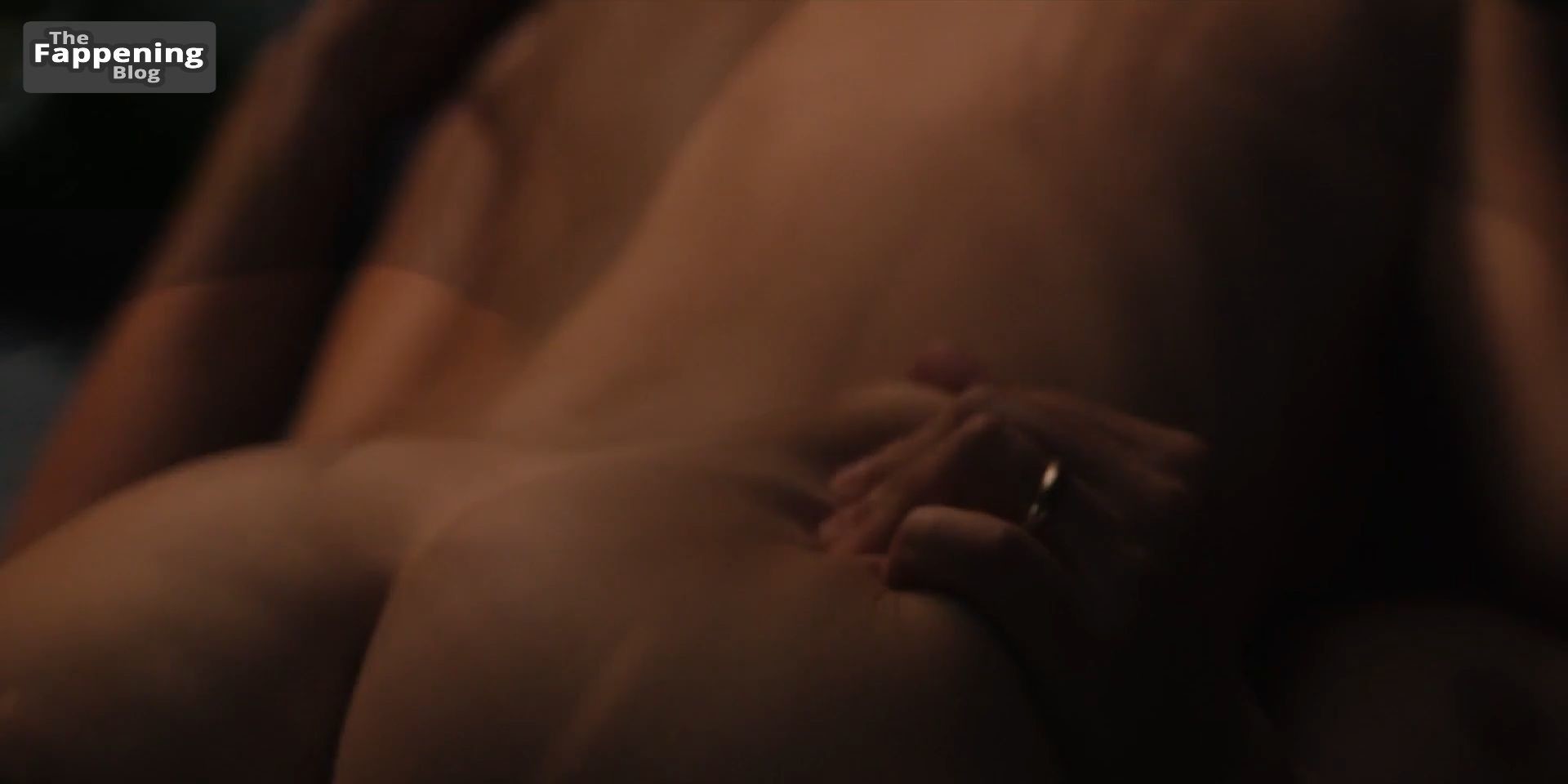 kelsey asbille topless