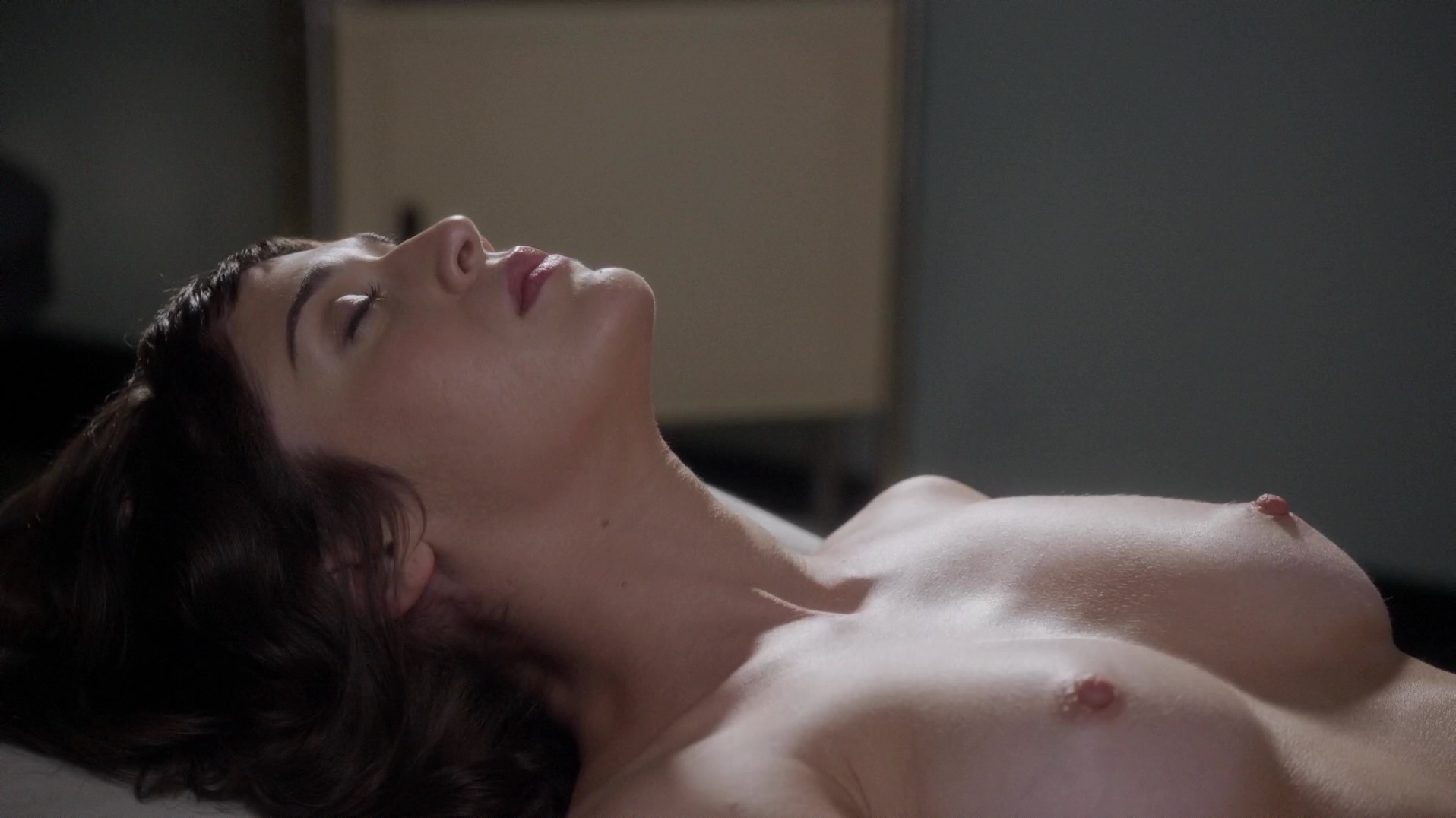 lizzy caplan masters of sex nude