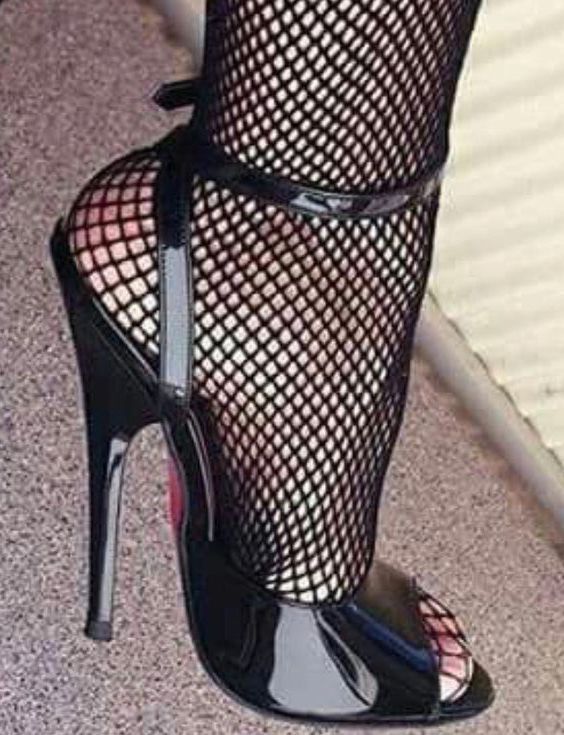 cindy gunderson recommends Fishnet Stockings And Heels