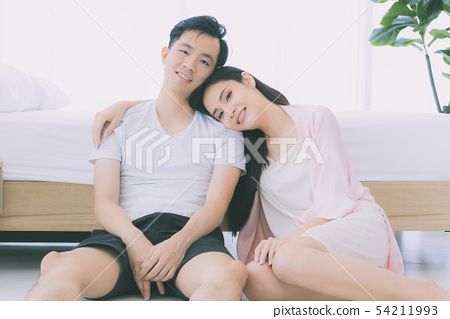 adnan manzoor add photo sexy couple in bedroom