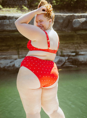 chubby women in bathing suits