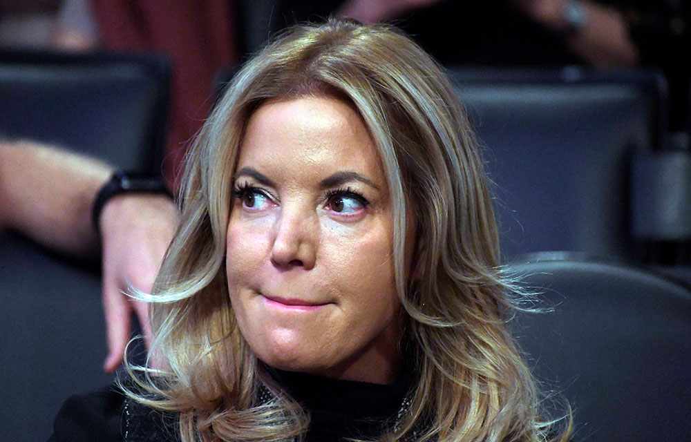 arben salla recommends jeanie buss sexy pic