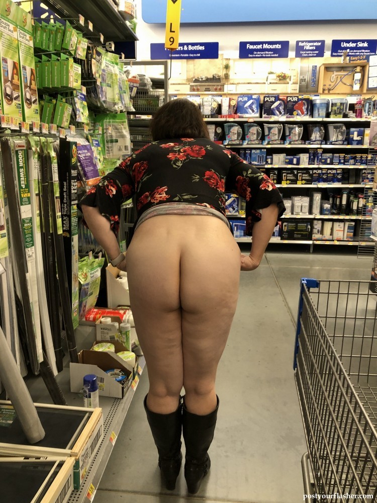 arifin ng recommends Naked Walmart Photos