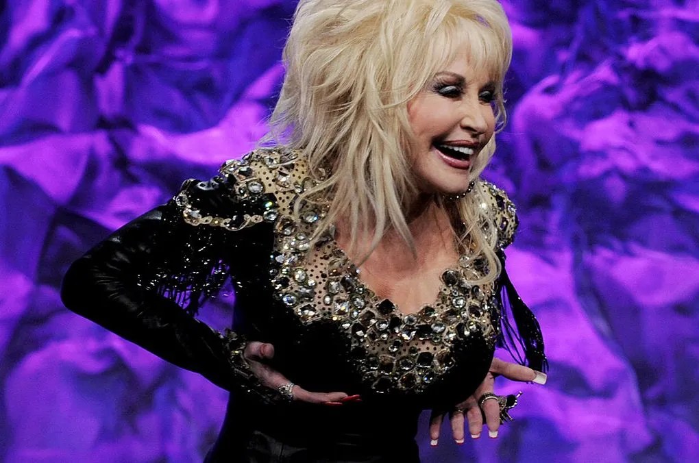 bukan pujangga recommends dolly parton boobs real pic