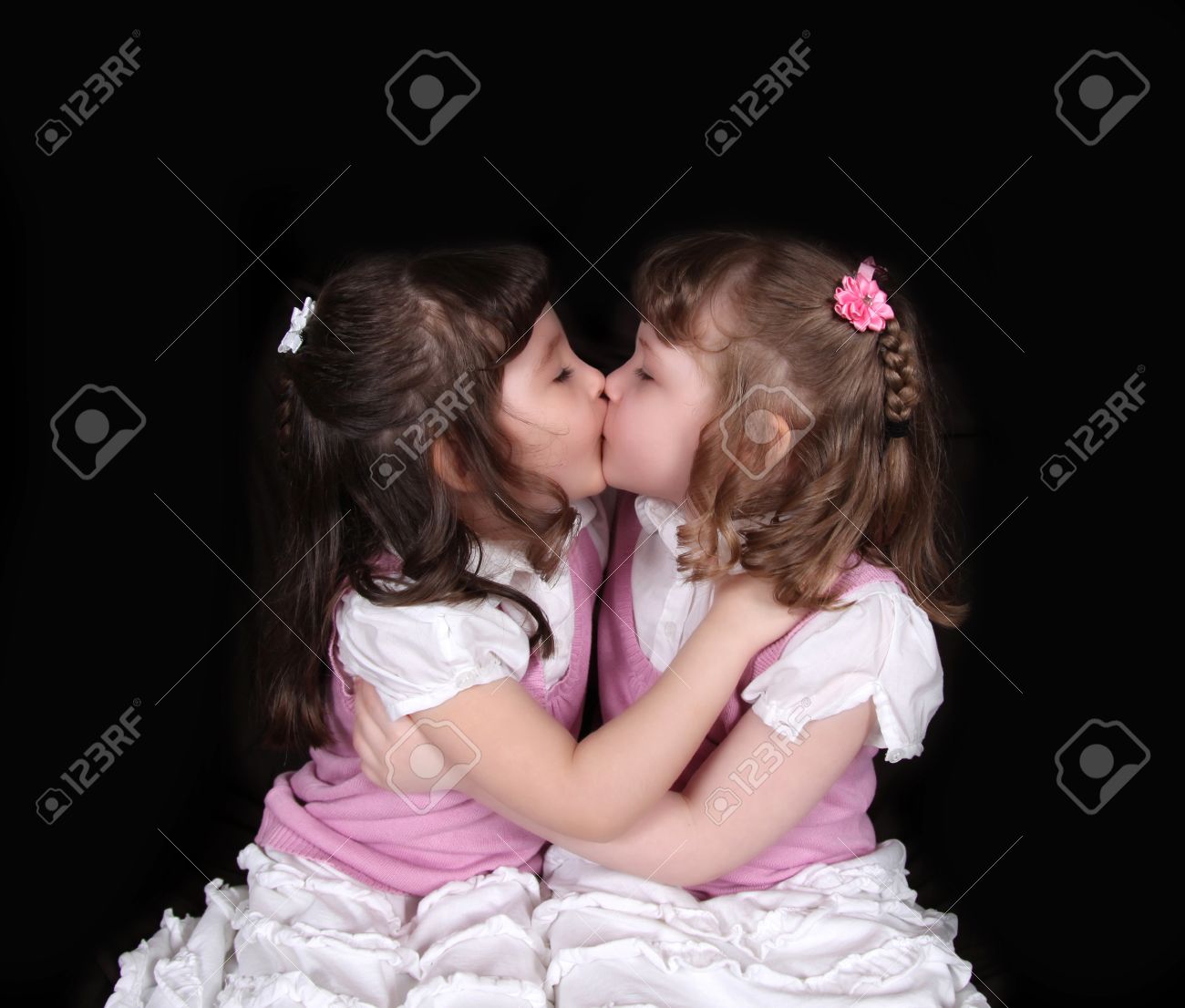 twin girls making out
