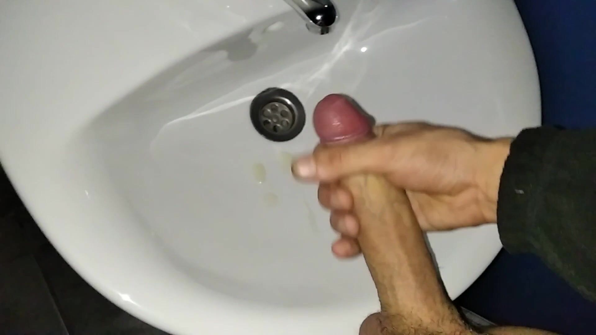 brown bown recommends how to masturbate in the bathroom pic
