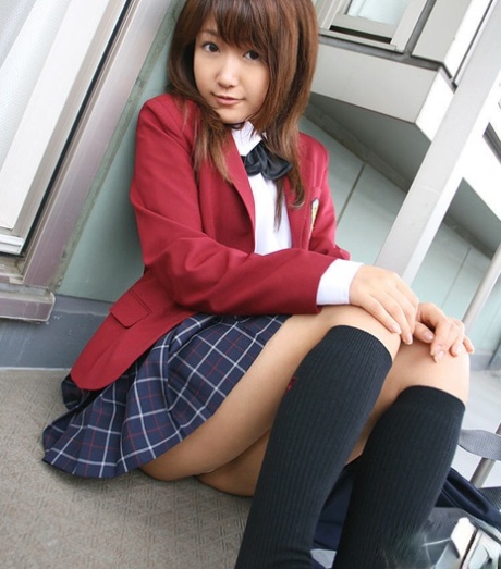 Japanese College Girls Nude pic post