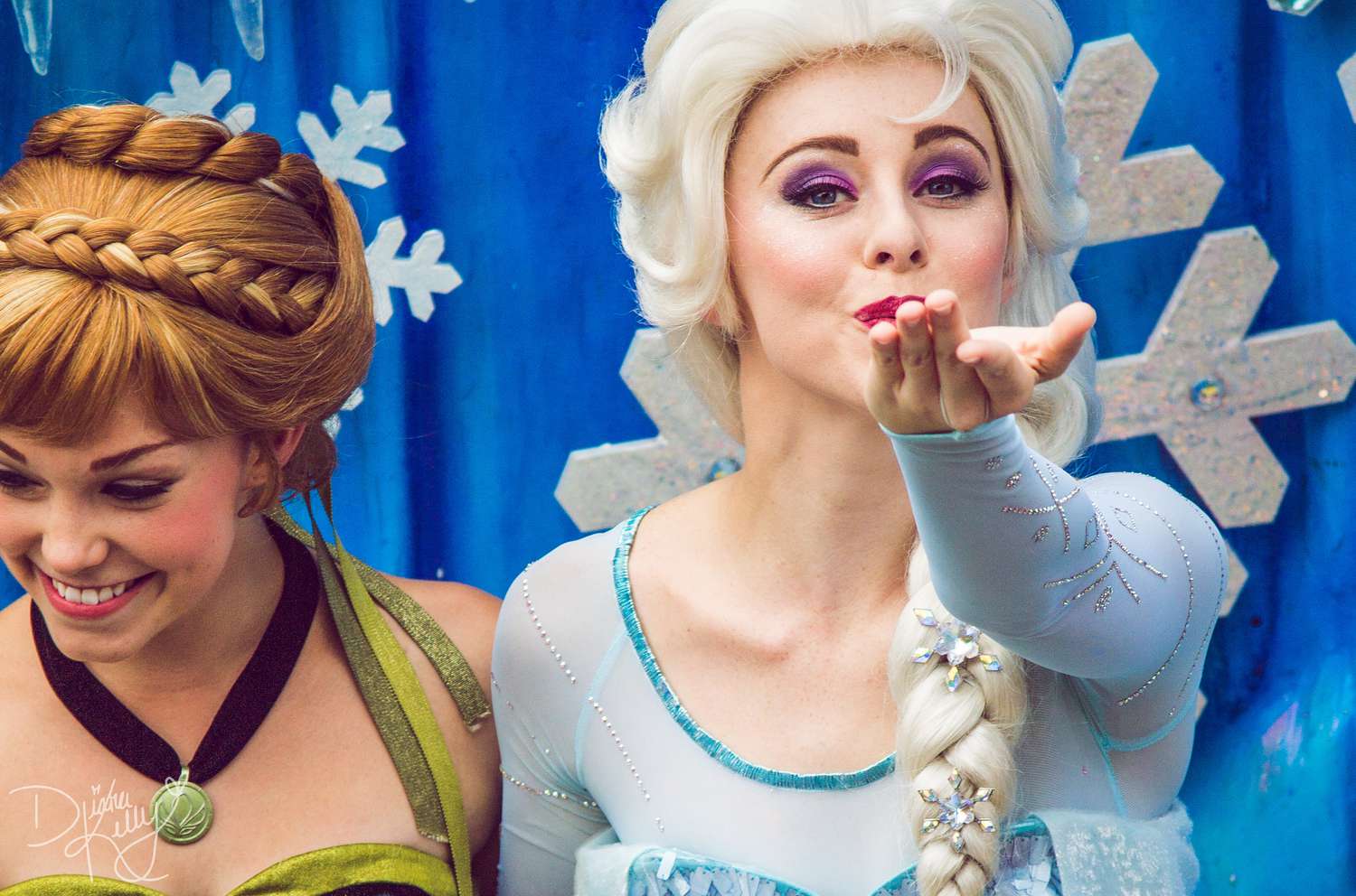 bailey doss share show me pictures of anna and elsa photos