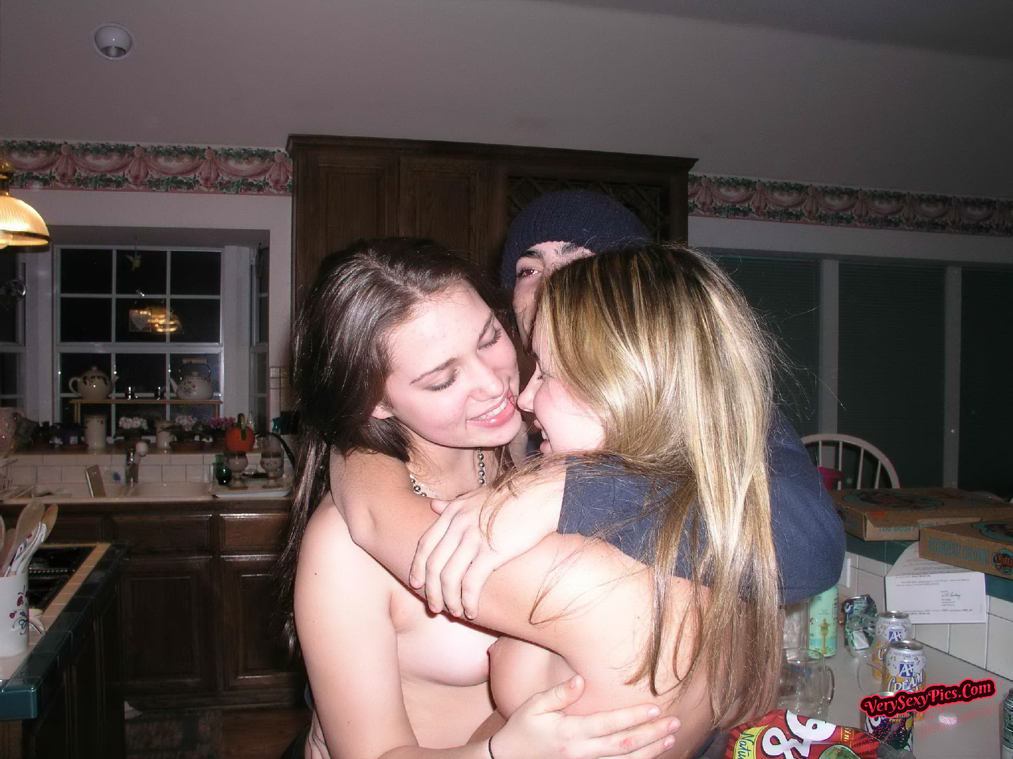 callum rowland share amateur teen lesbians nude photos