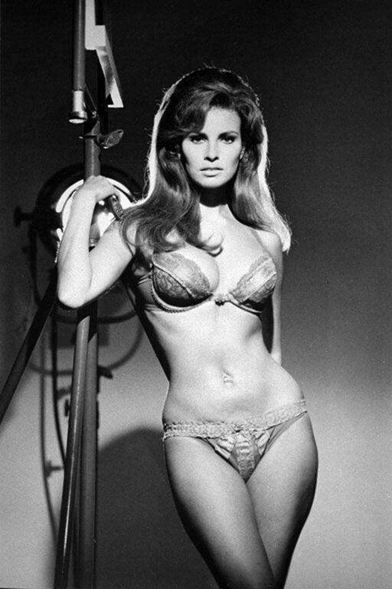 annie dockery recommends raquel welch young nude pic