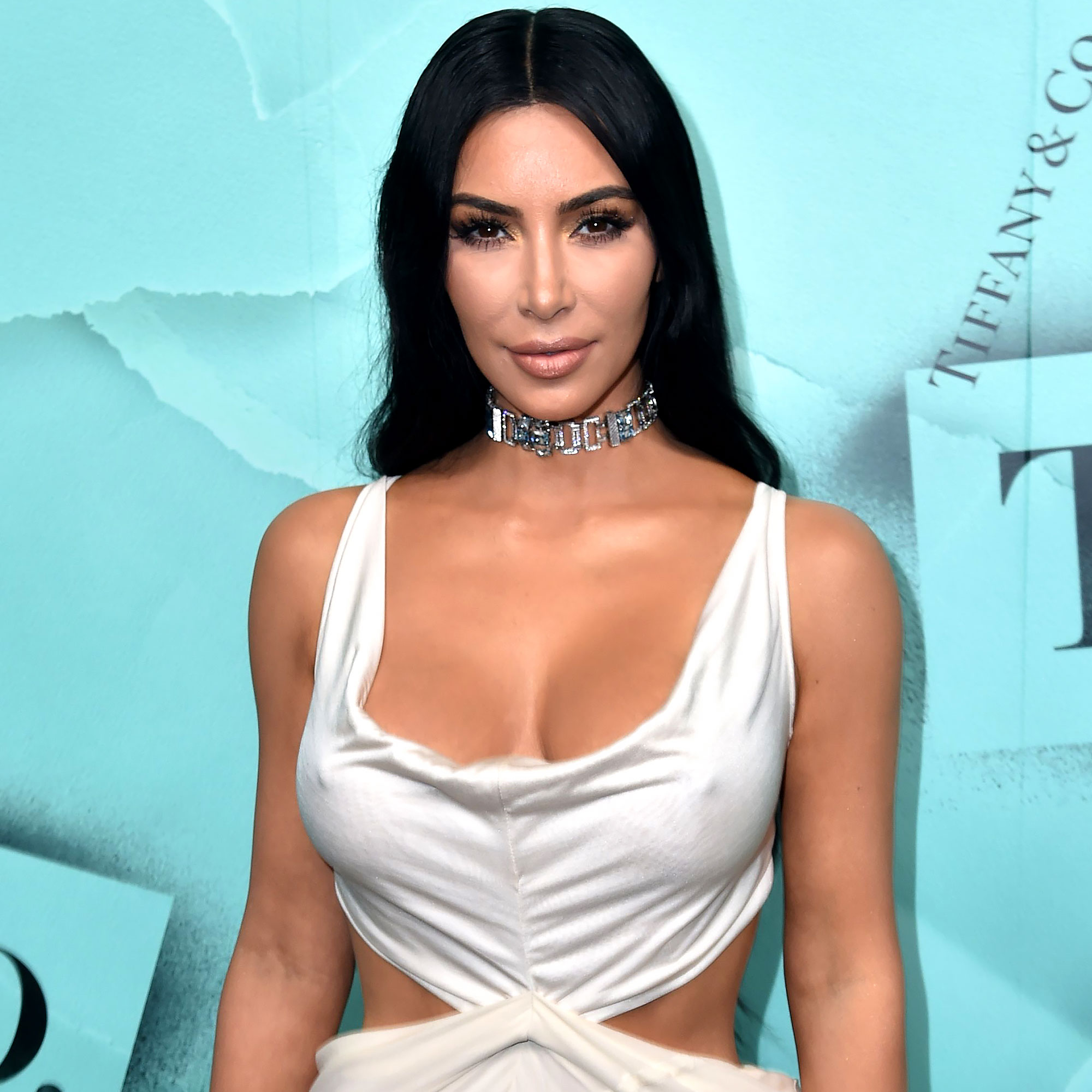 brett farrell recommends Kim Kardashian Showing Boobs