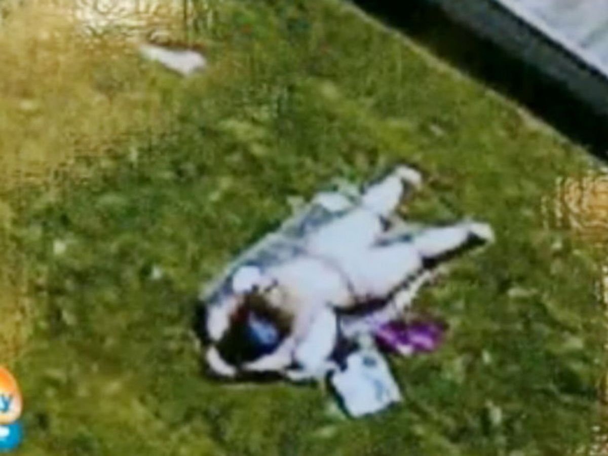 artis windsor share caught naked by drone photos