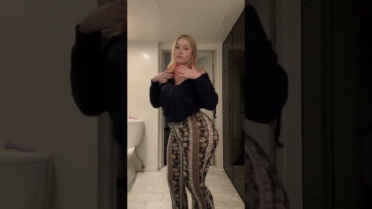 bich phan add big butt white girls twerking photo