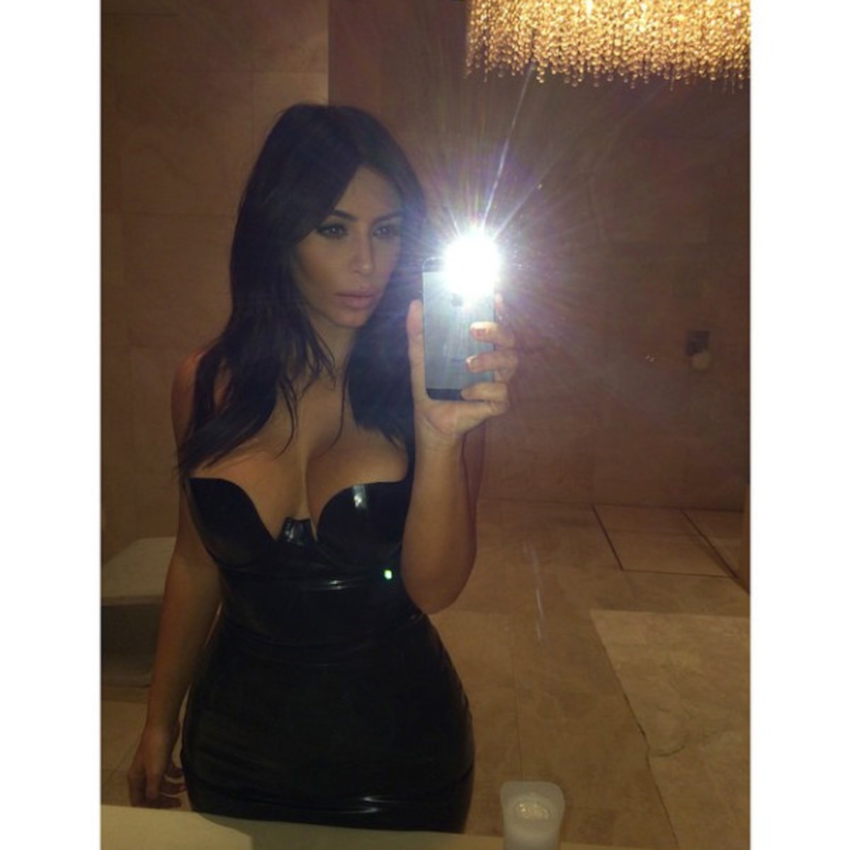 Kim Kardashian Mirror Pic modelos xxx