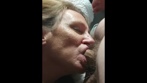 older woman sucking dick