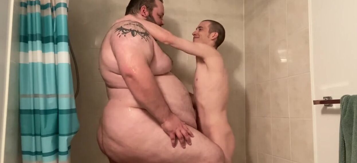 carrie gordon recommends fat man fucks twink pic