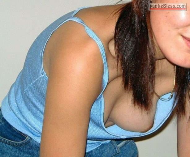 badar mehmood add public nipple slip pics photo