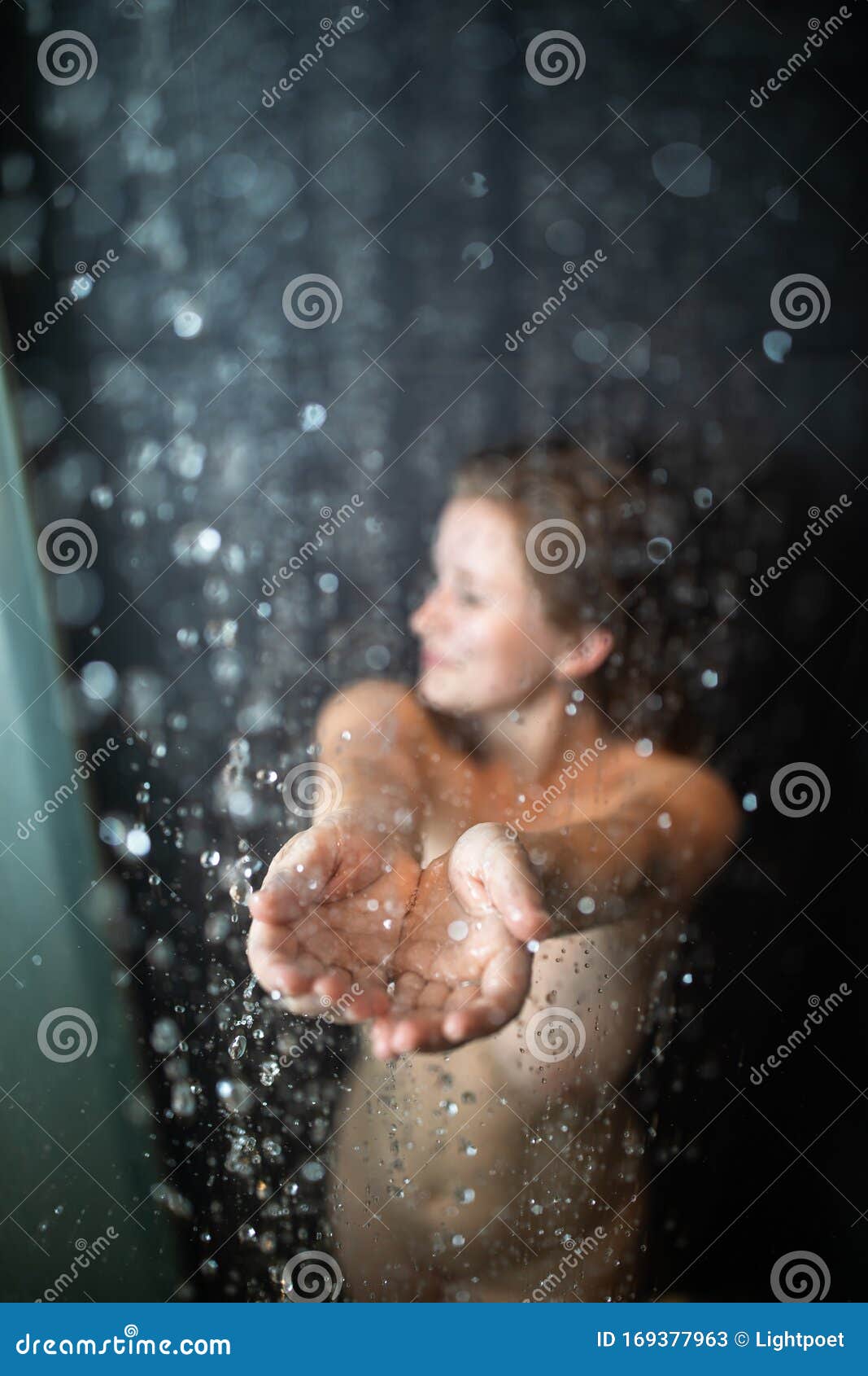 cindy beherns recommends hot women taking shower pic