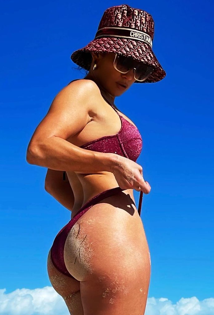 Huge Ass In Bikini ladyboy anyporn
