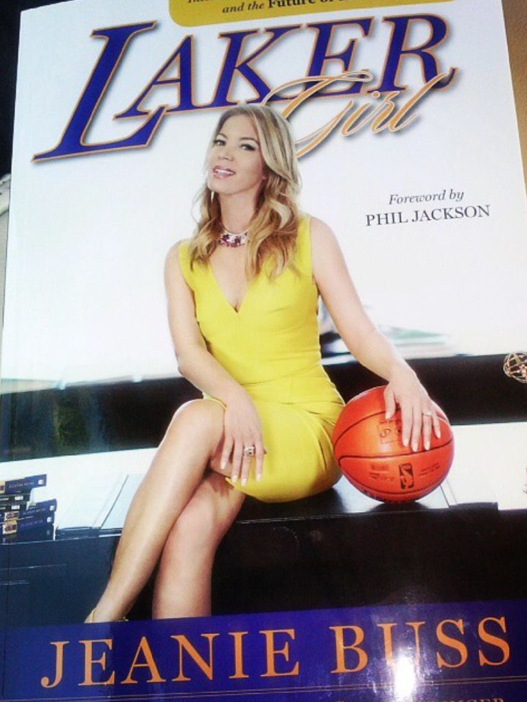 aishath rysha add jeanie buss sexy photo