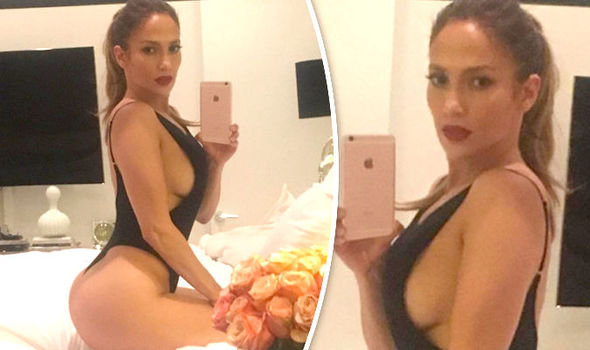 debby keen recommends jennifer lopez side boob pic