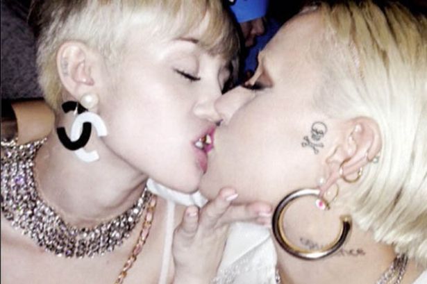 amina benjelloun recommends Miley Cyrus Lesbian Scene