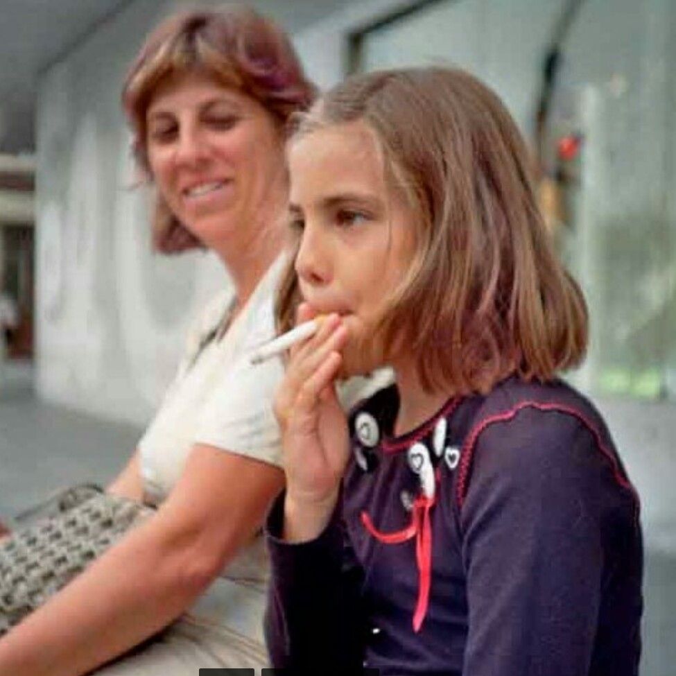 allan fisk recommends Mother Daughter Smoking Cigarettes