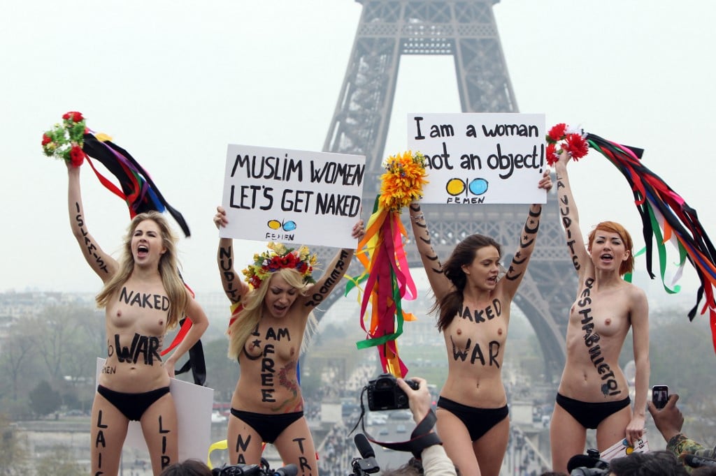 naked women from france