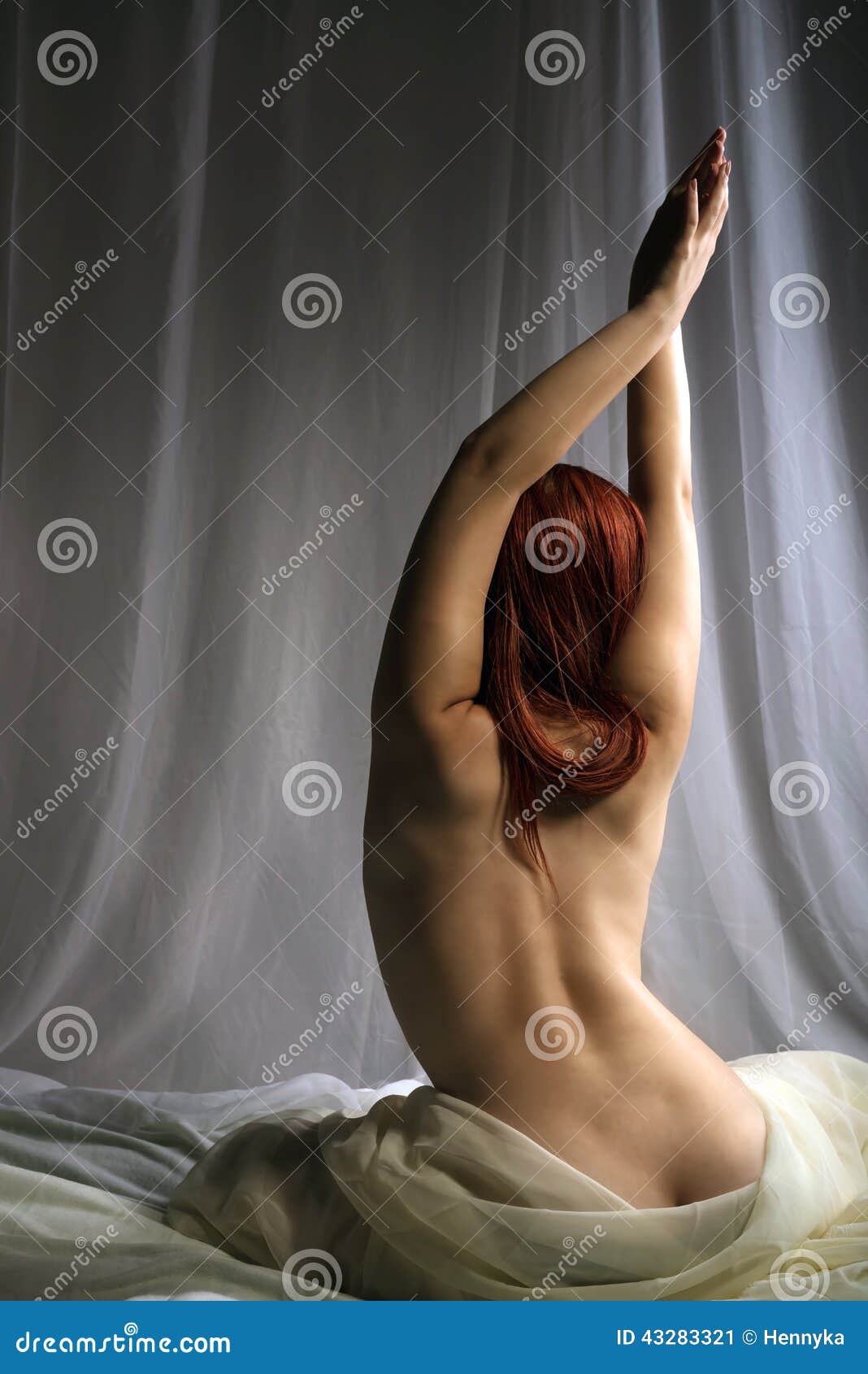 Naked Women On A Bed porn eskorte