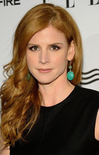 sarah rafferty breast size