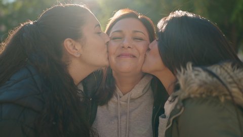 brad hewson share three girls kissing video photos