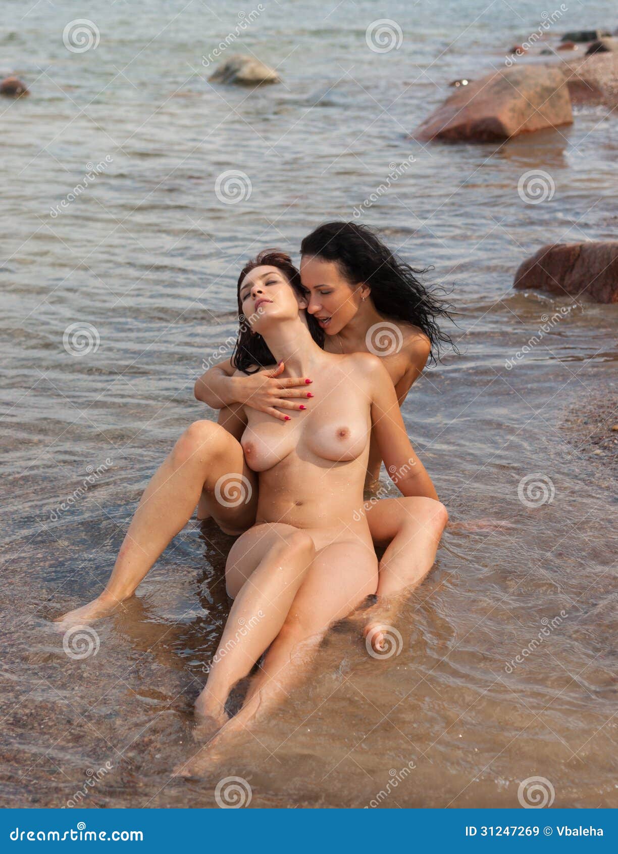 Women Naked In Water paolaholmesadd twitter